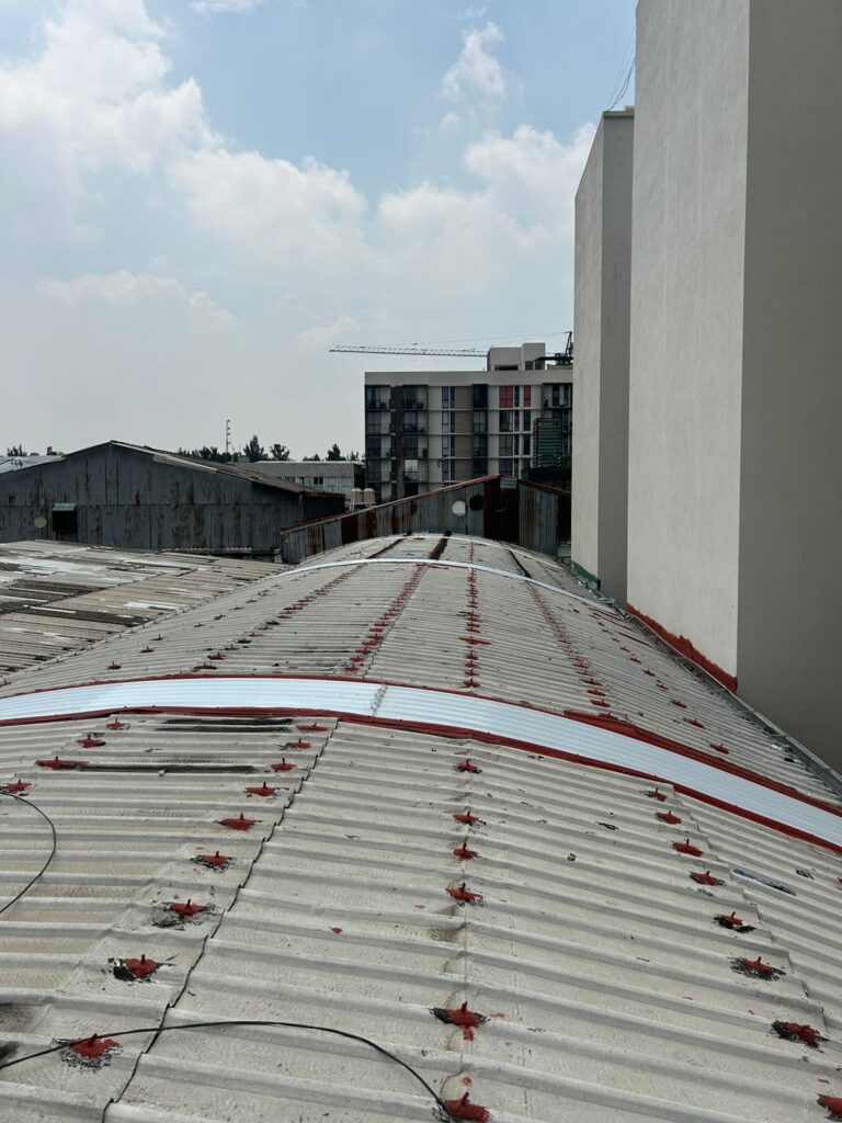 Techado de naves industriales 9 Reparación y cambio de láminas en CDMX