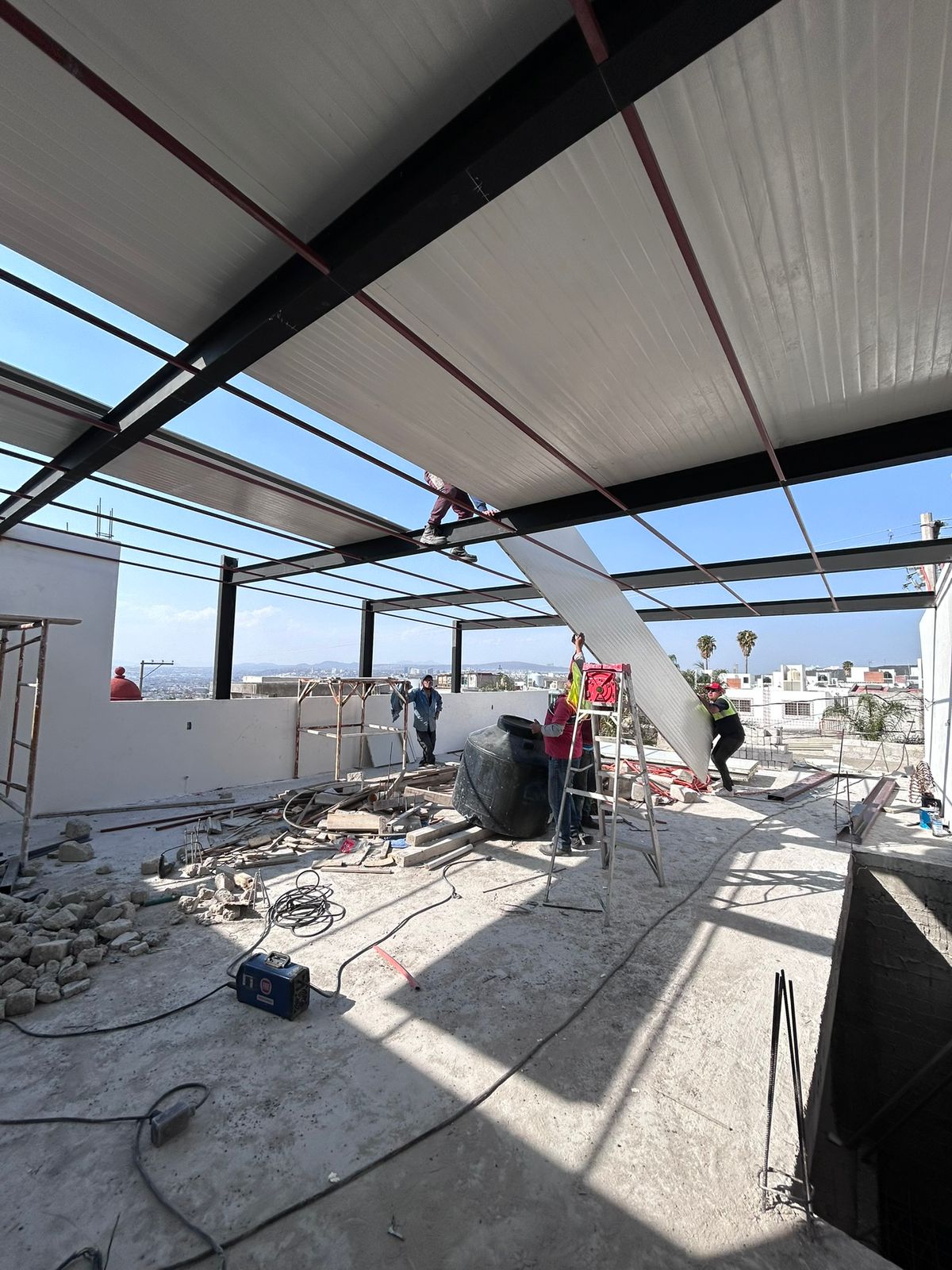 Techado y Colocación De Estructura Metálica En Casa, Querétaro