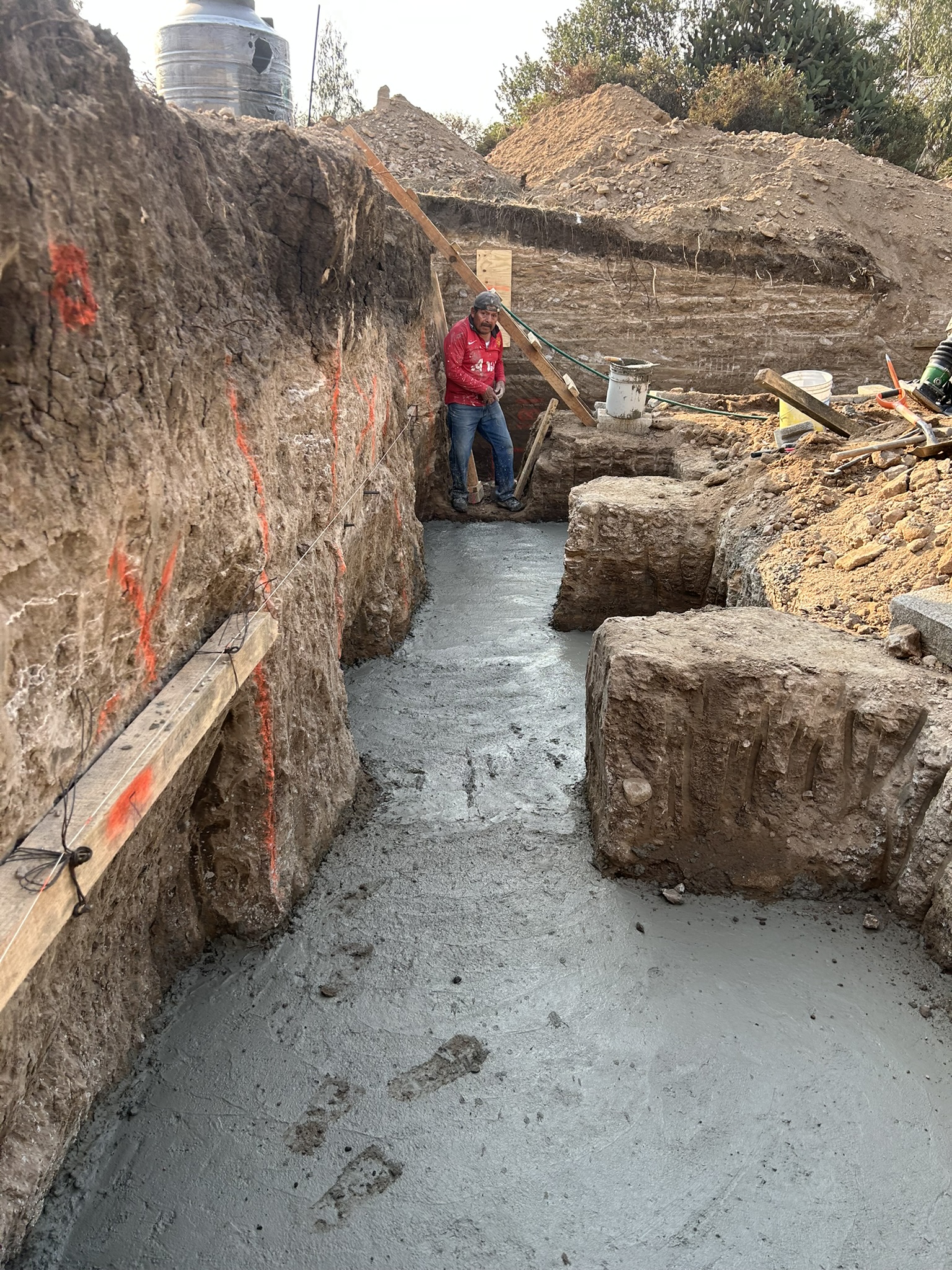 Trabajos de cimentación en Valle de Guadalupe, EDO MEX
