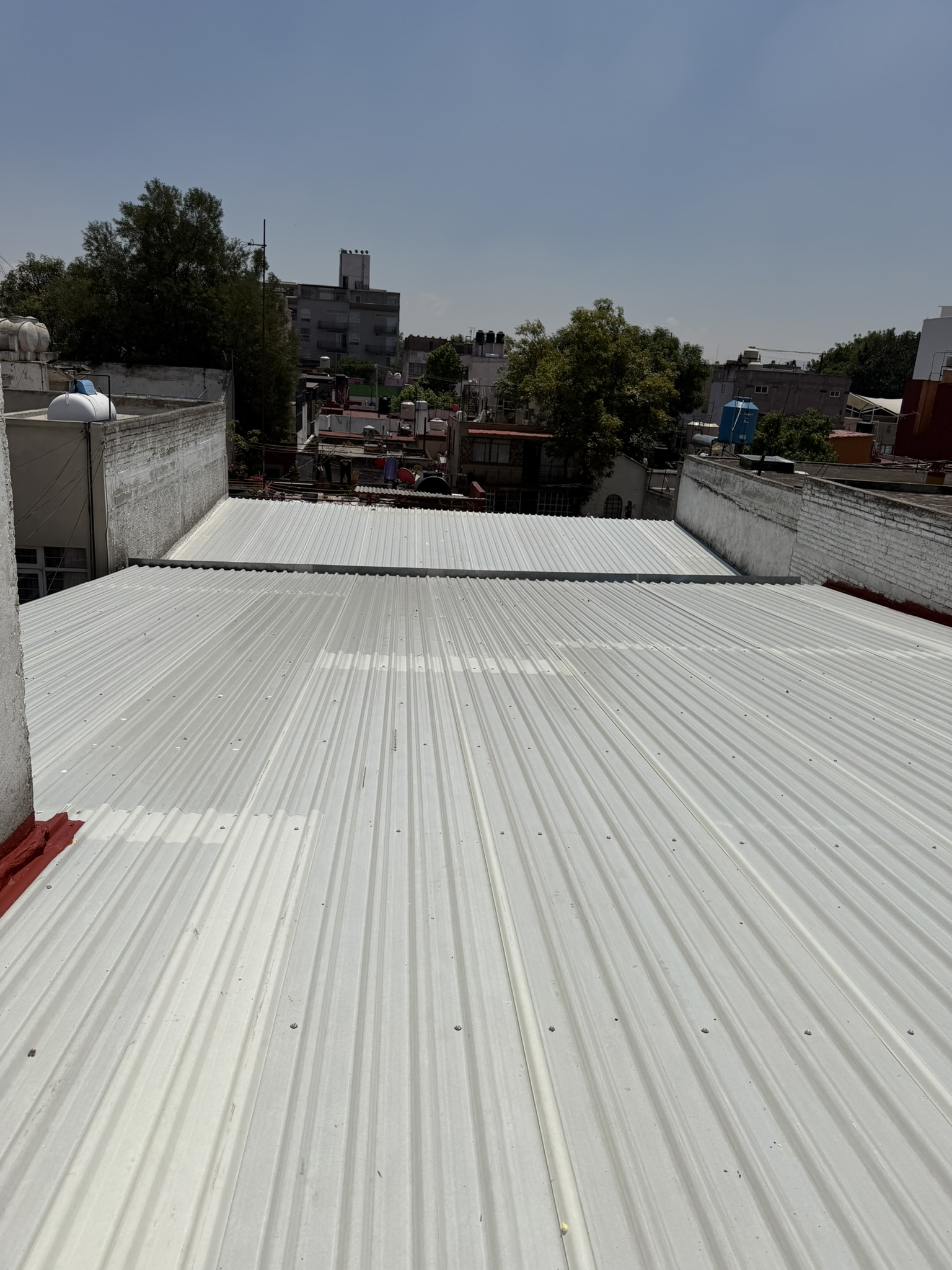 Cambio de policarbonato en mal estado a láminas acrílicas en MIguel Hidalgo, CDMX